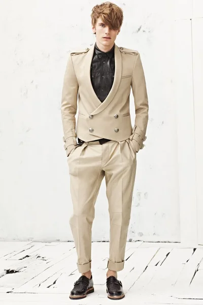 Look 32